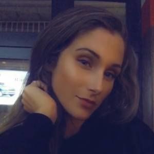 Meet your Posher, Arielle